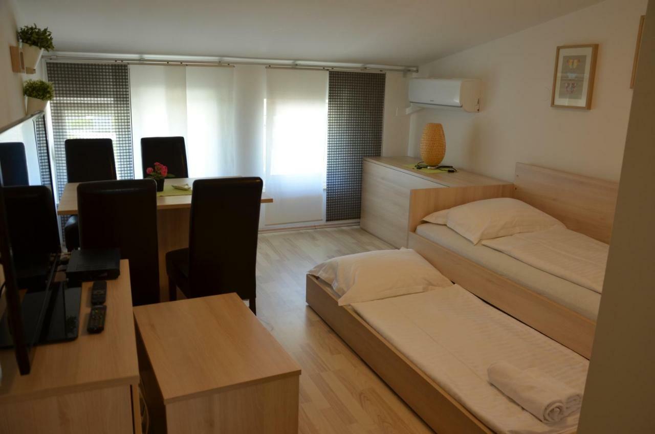 Apartments Mango II Baska  Exterior photo